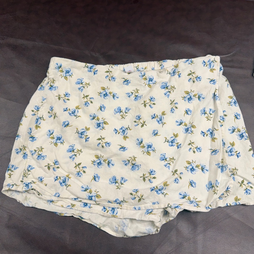 Old Navy Cream Skort with Blue Floral Print